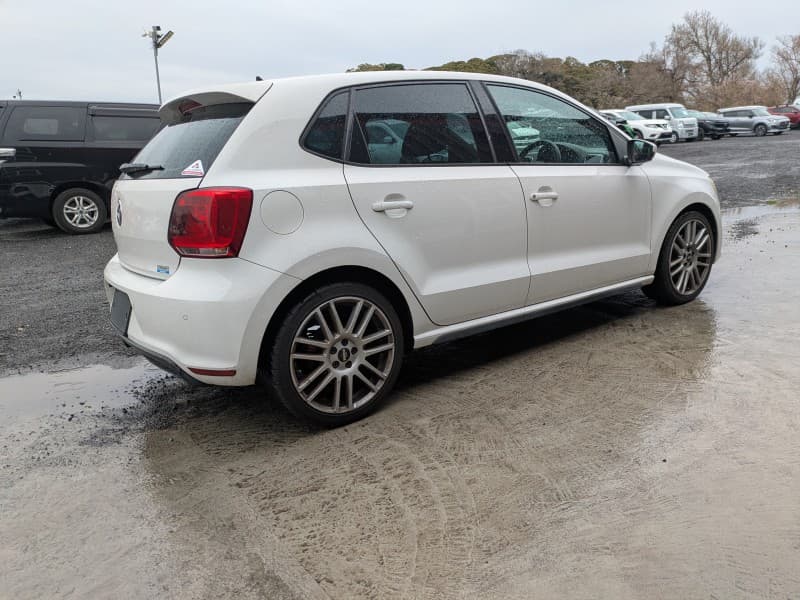 VOLKSWAGEN POLO 2011 3 thumbnail 7