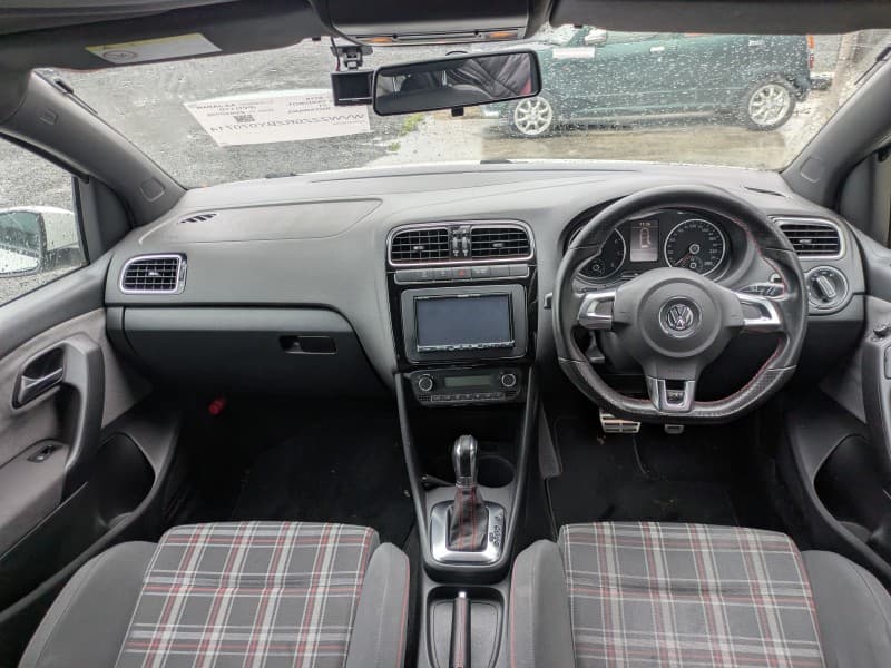 VOLKSWAGEN POLO 2011 3 thumbnail 8