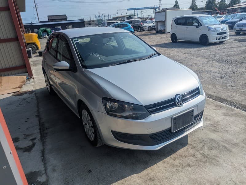 VOLKSWAGEN POLO 2012