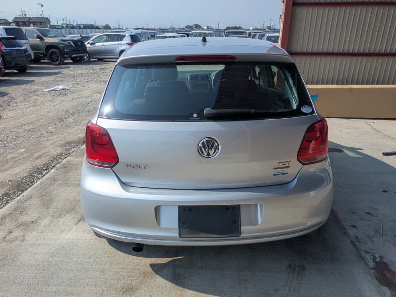 VOLKSWAGEN POLO 2012 6 thumbnail 5