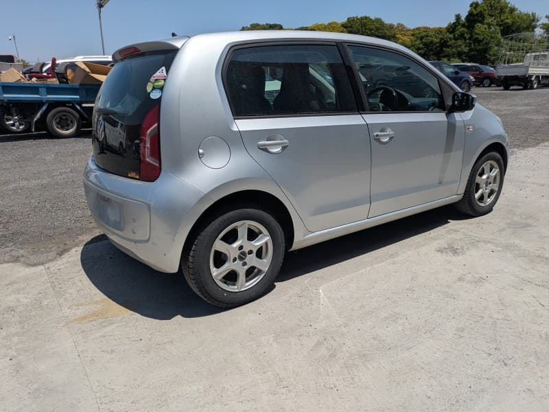 VOLKSWAGEN UP 2012 10 thumbnail 4
