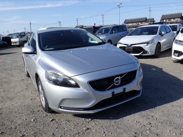 VOLVO V40 2013