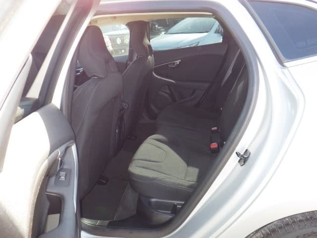 VOLVO V40 2013 3 thumbnail 4