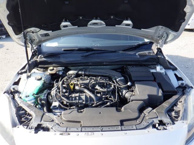 VOLVO V40 2013 3 thumbnail 8