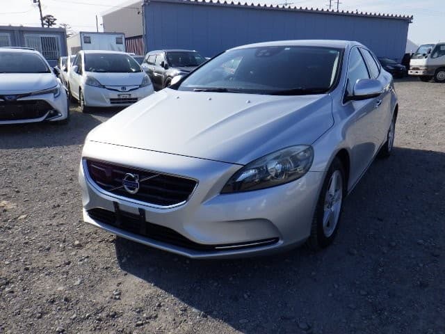 VOLVO V40 2013 3 thumbnail 10