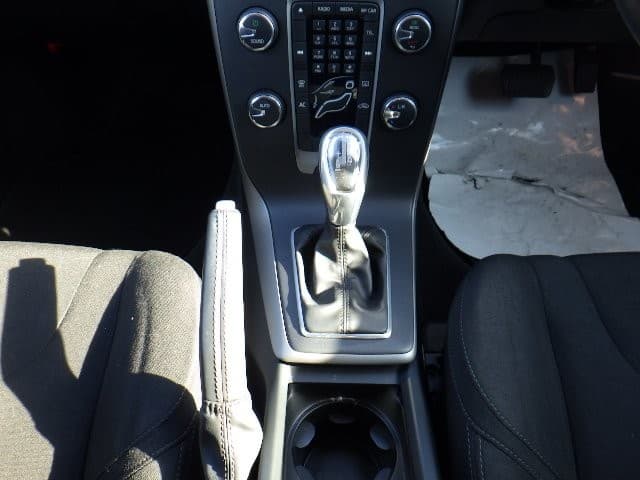 VOLVO V40 2013 3 thumbnail 16
