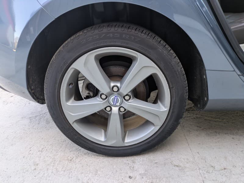 VOLVO V40 2013 9 thumbnail 12
