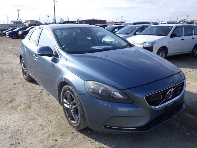 VOLVO V40 2014