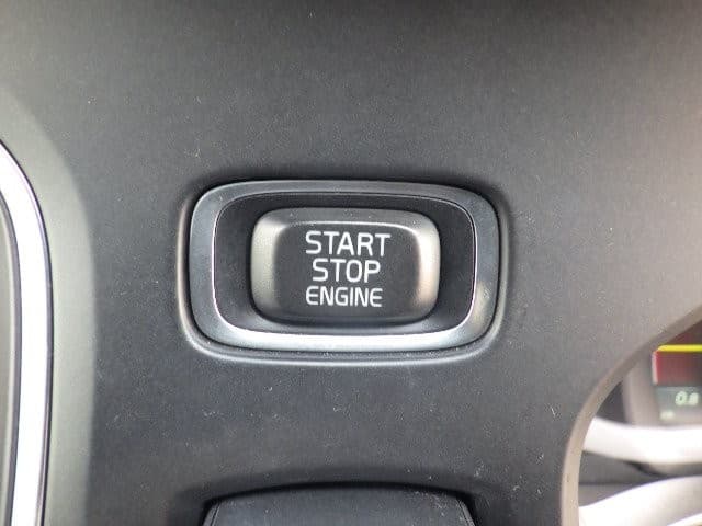 VOLVO V40 2014 3 thumbnail 2