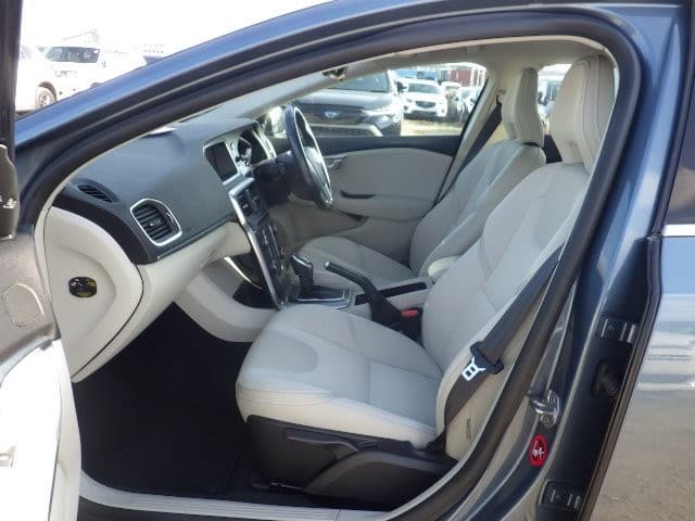 VOLVO V40 2014 3 thumbnail 4