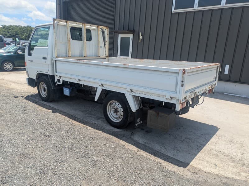 TOYOTA DYNA 2000 9 thumbnail 3