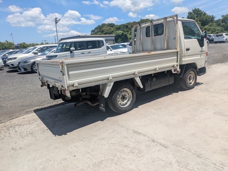 TOYOTA DYNA 2000 9 thumbnail 4