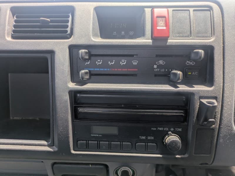 TOYOTA DYNA 2000 9 thumbnail 5