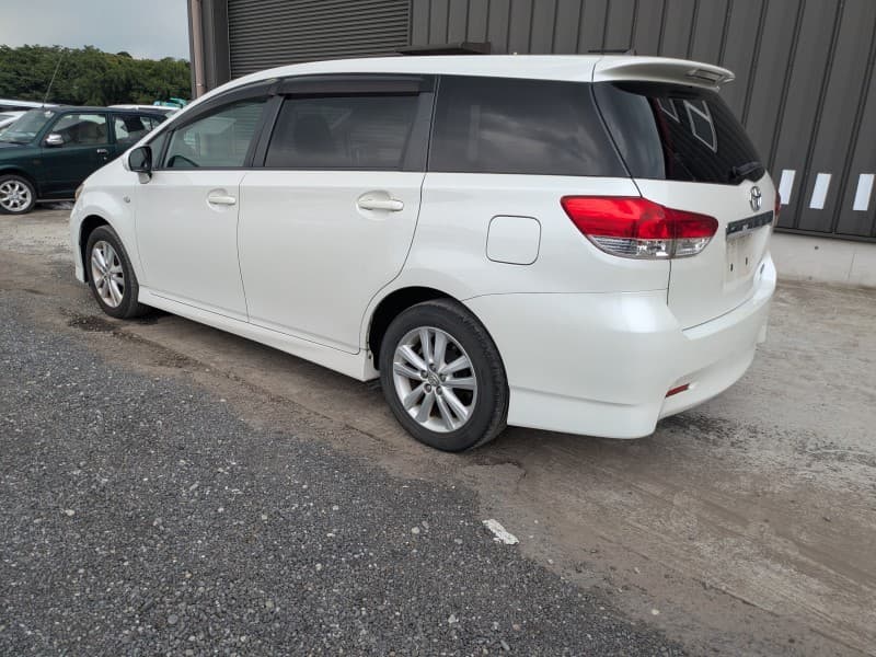 TOYOTA WISH 2009 6 thumbnail 3