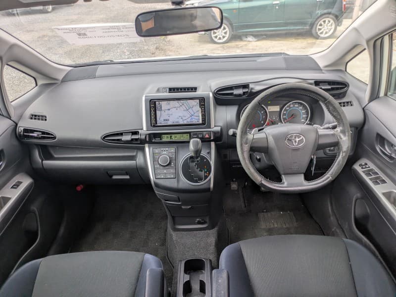 TOYOTA WISH 2009 6 thumbnail 5
