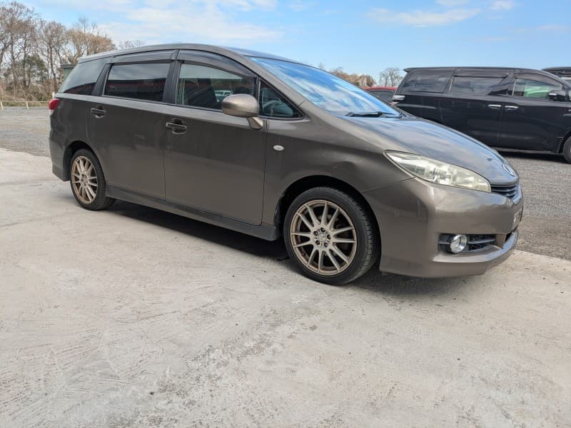 TOYOTA WISH 2009