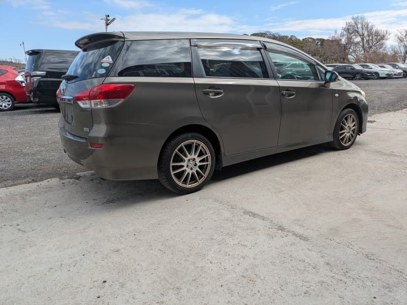 TOYOTA WISH 2009 6 thumbnail 7