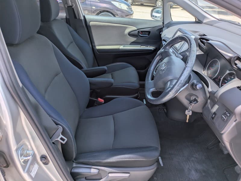 TOYOTA WISH 2009 7 thumbnail 11
