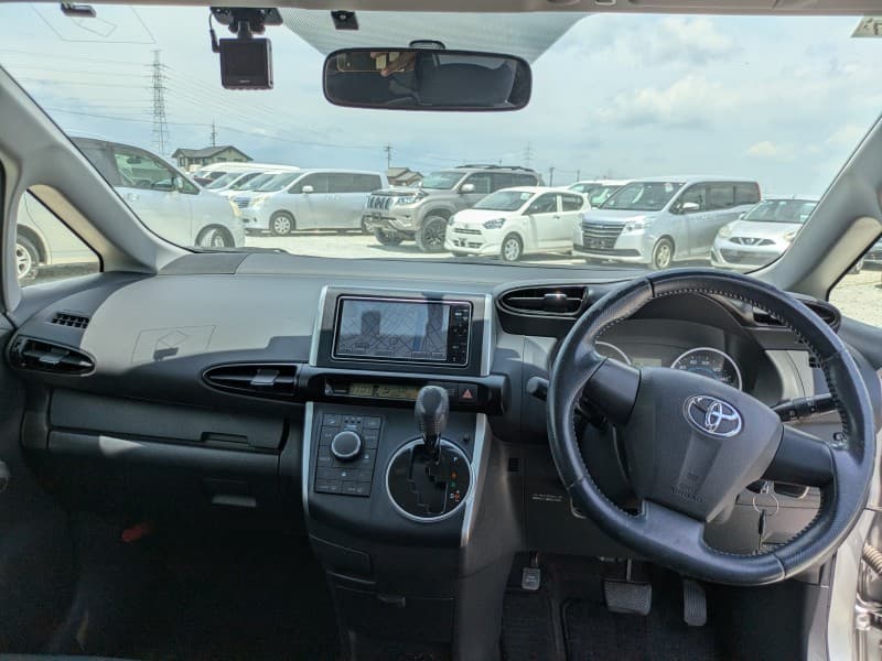 TOYOTA WISH 2009 7 thumbnail 13