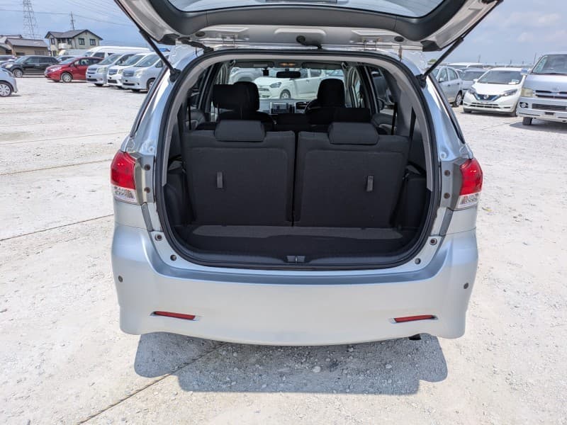 TOYOTA WISH 2009 7 thumbnail 7