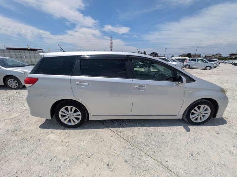 TOYOTA WISH 2009 7 thumbnail 9