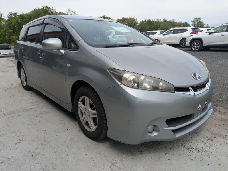 TOYOTA WISH 2009