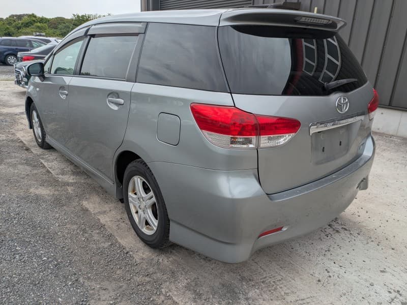TOYOTA WISH 2009 8 thumbnail 3