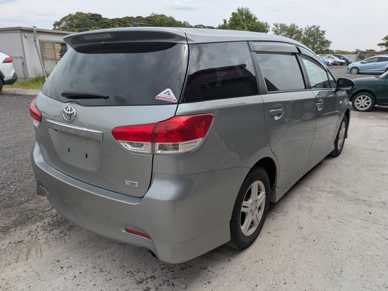 TOYOTA WISH 2009 8 thumbnail 4