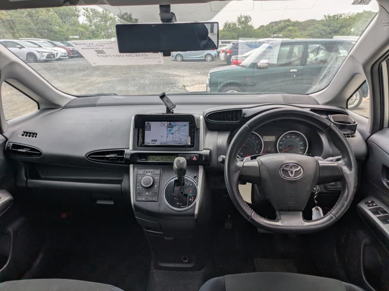 TOYOTA WISH 2009 8 thumbnail 5