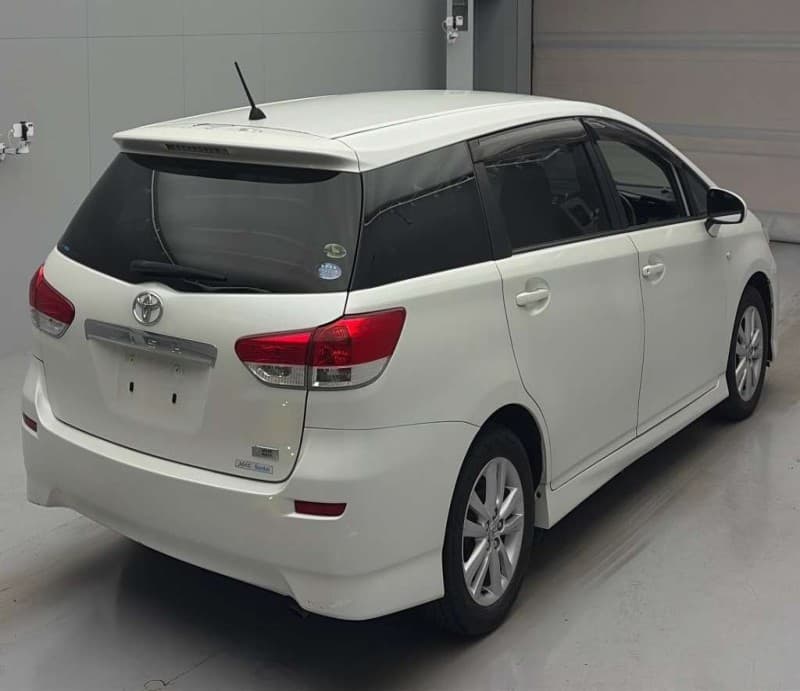TOYOTA WISH 2009 7 thumbnail 3