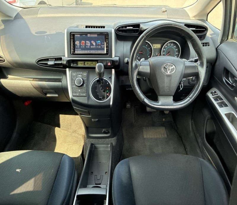 TOYOTA WISH 2009 9 thumbnail 6