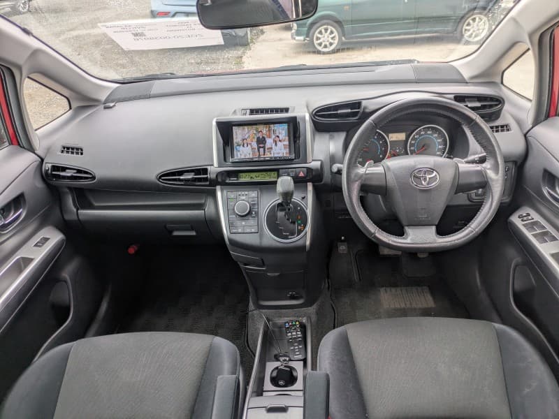 TOYOTA WISH 2009 11 thumbnail 8