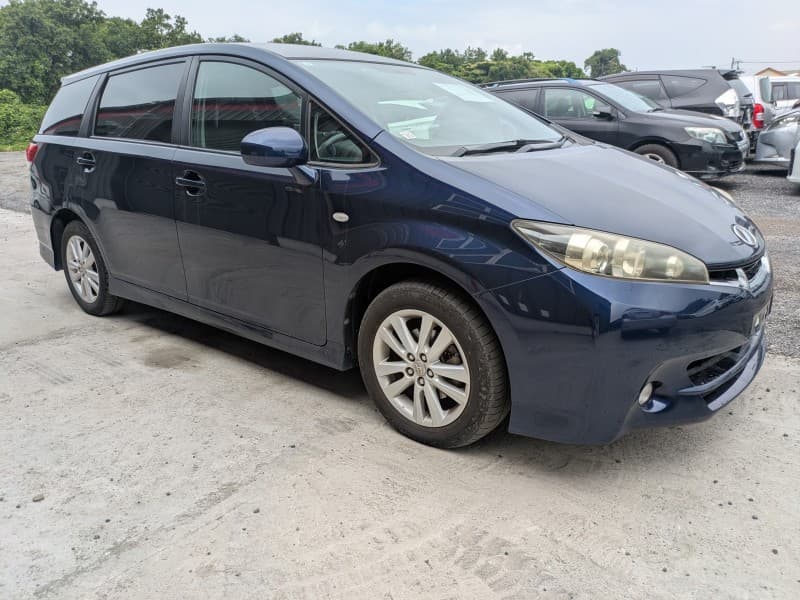 TOYOTA WISH 2009