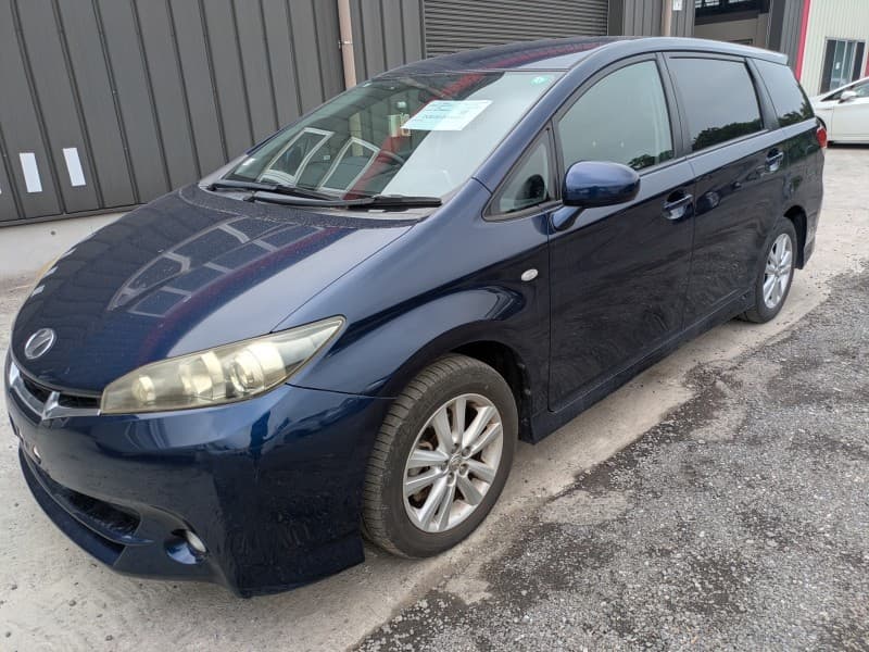 TOYOTA WISH 2009 11 thumbnail 2