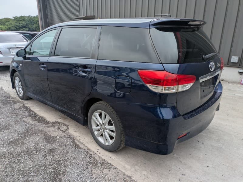 TOYOTA WISH 2009 11 thumbnail 3