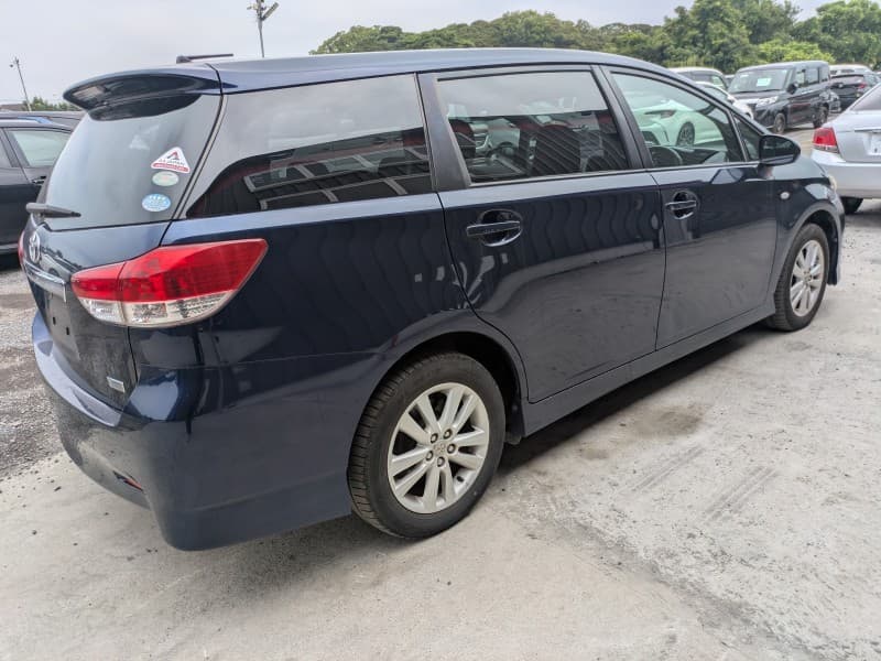 TOYOTA WISH 2009 11 thumbnail 4