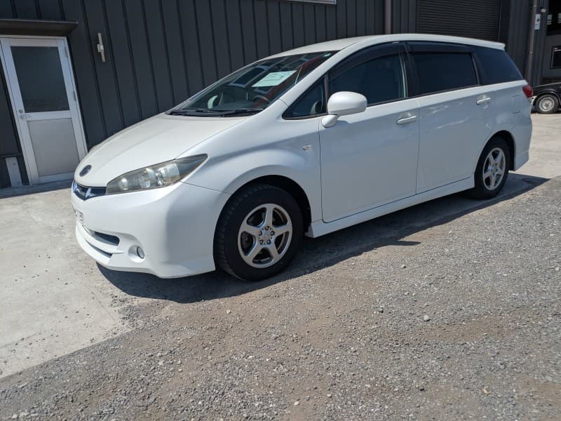 TOYOTA WISH 2009 12 thumbnail 2