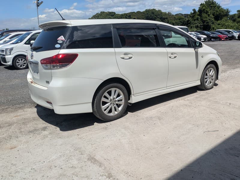 TOYOTA WISH 2010 3 thumbnail 4
