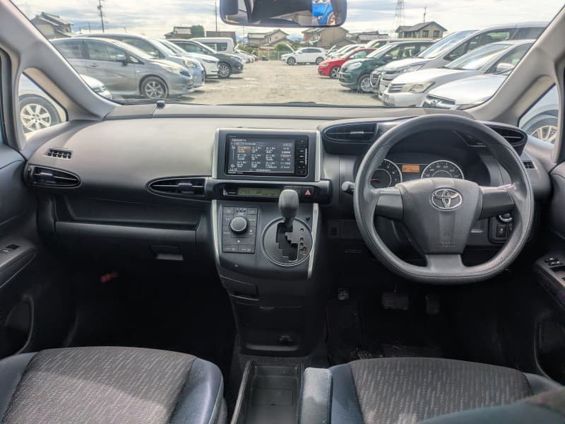 TOYOTA WISH 2010 7 thumbnail 12