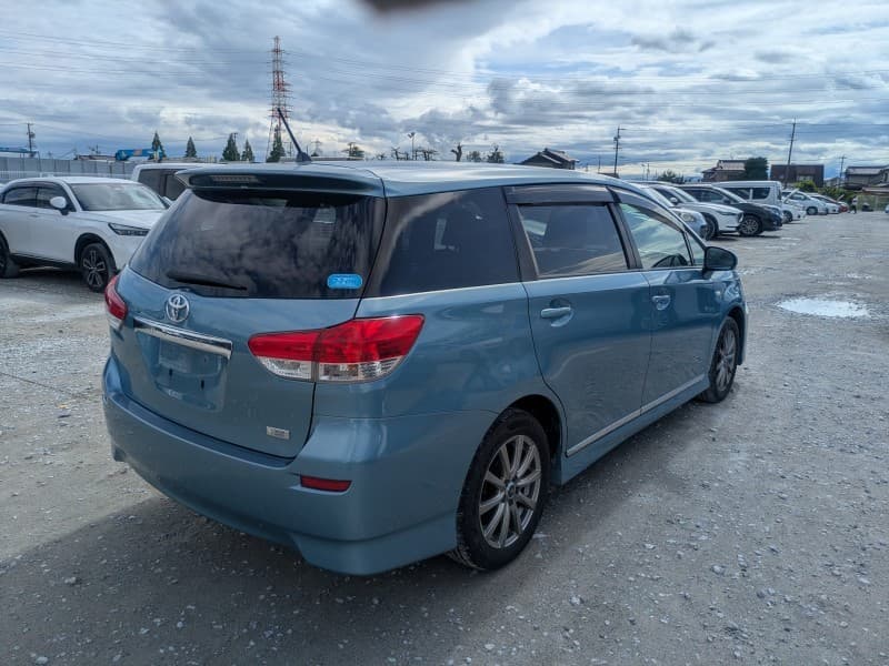 TOYOTA WISH 2010 7 thumbnail 4