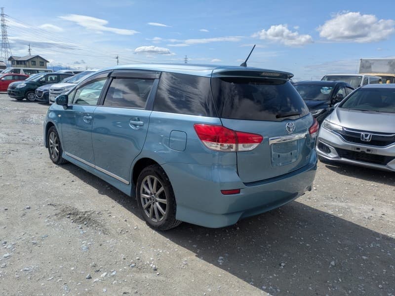 TOYOTA WISH 2010 7 thumbnail 6