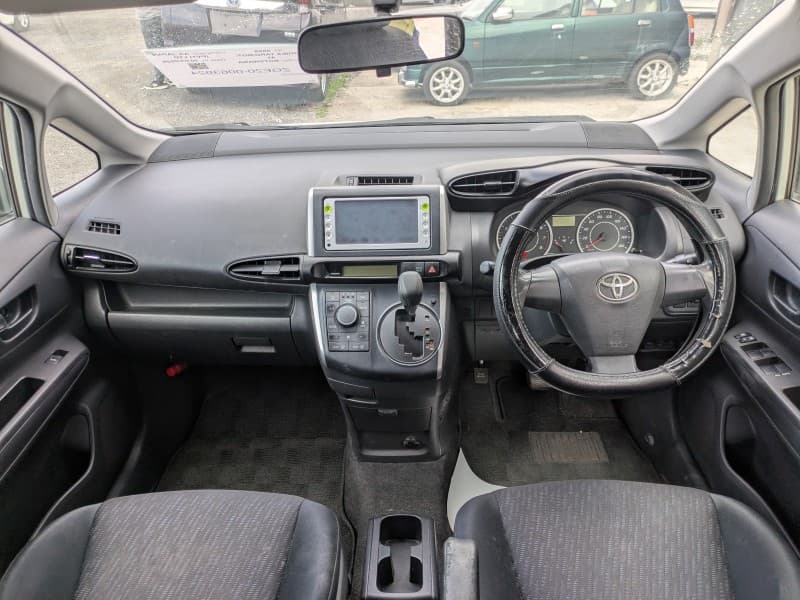 TOYOTA WISH 2010 4 thumbnail 8