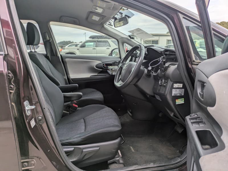 TOYOTA WISH 2010 6 thumbnail 9