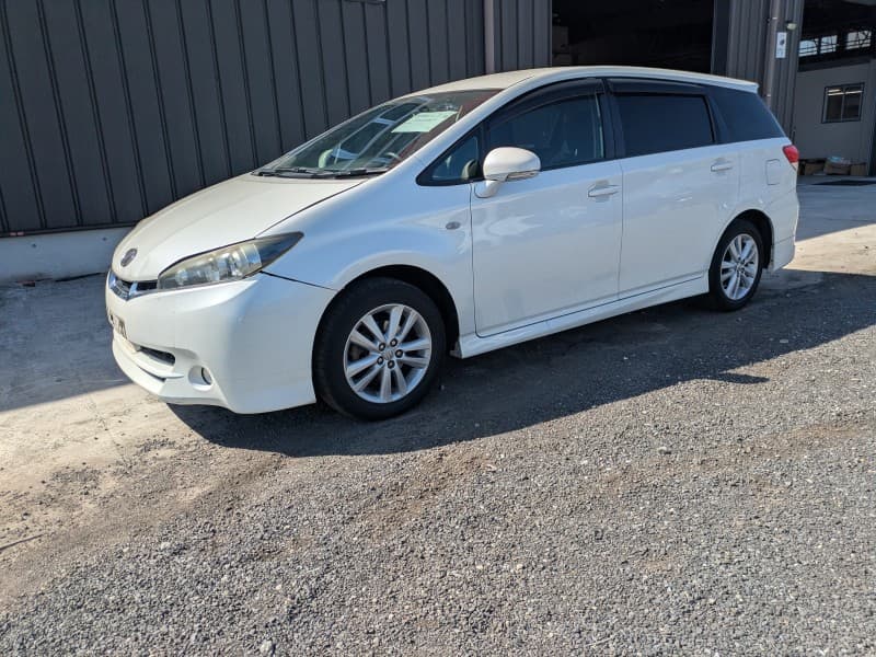 TOYOTA WISH 2011 3 thumbnail 5