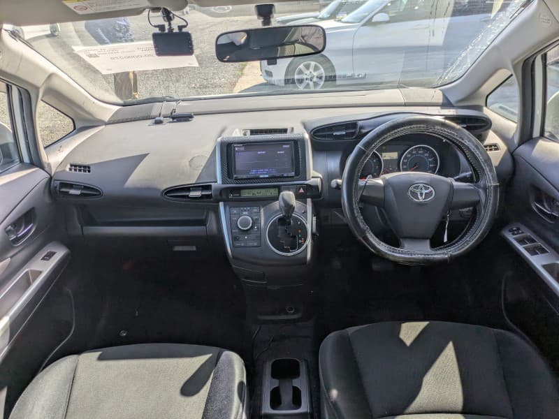 TOYOTA WISH 2011 3 thumbnail 8