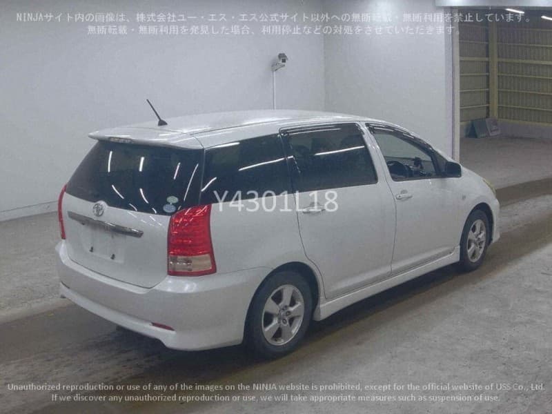 TOYOTA WISH 2005 11 thumbnail 3