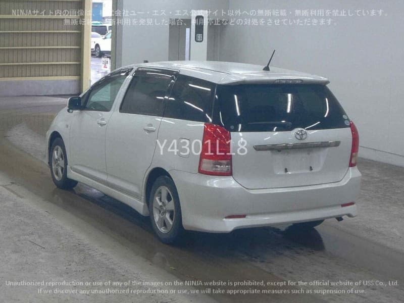TOYOTA WISH 2005 11 thumbnail 4
