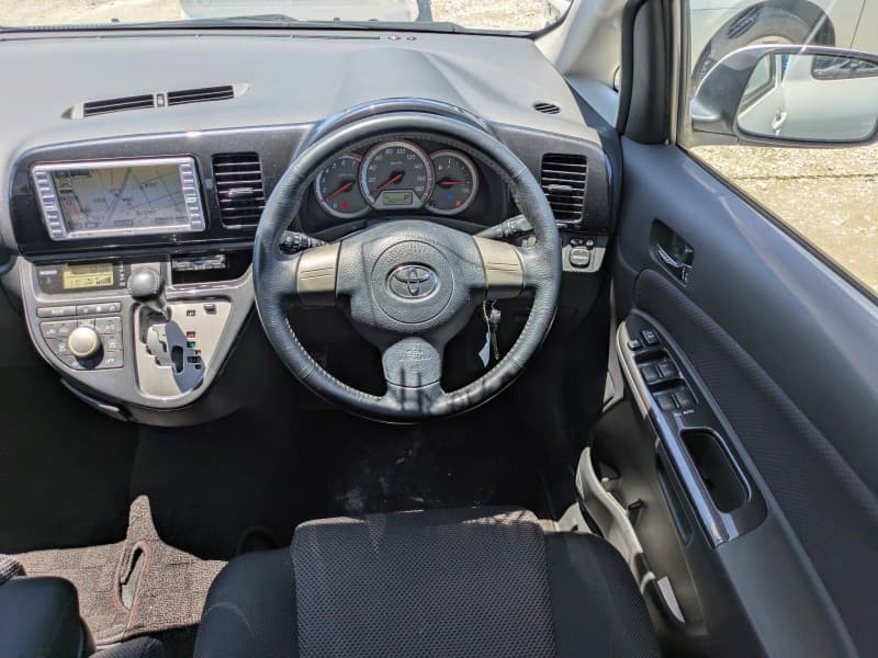 TOYOTA WISH 2005 10 thumbnail 16