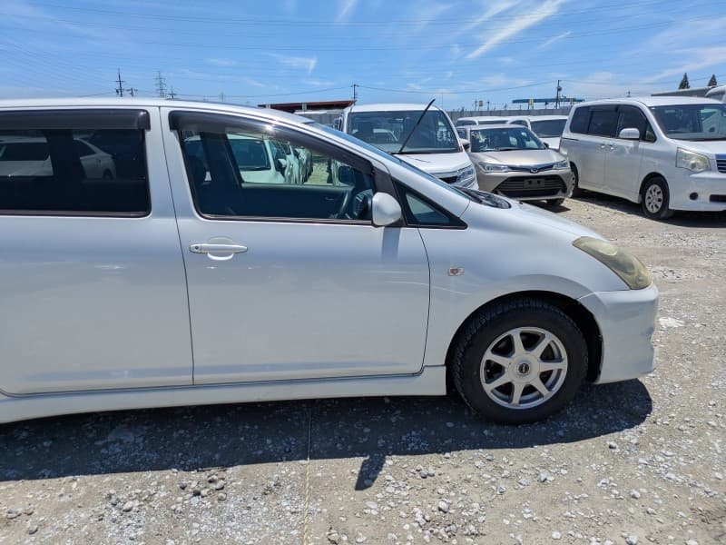TOYOTA WISH 2005 10 thumbnail 19