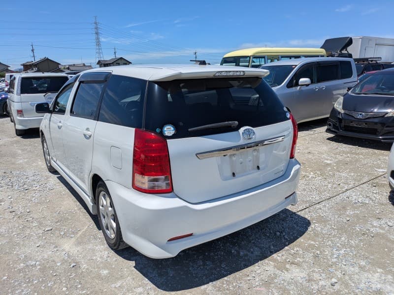 TOYOTA WISH 2005 10 thumbnail 6